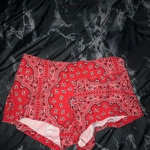Women’s stretchy shorts